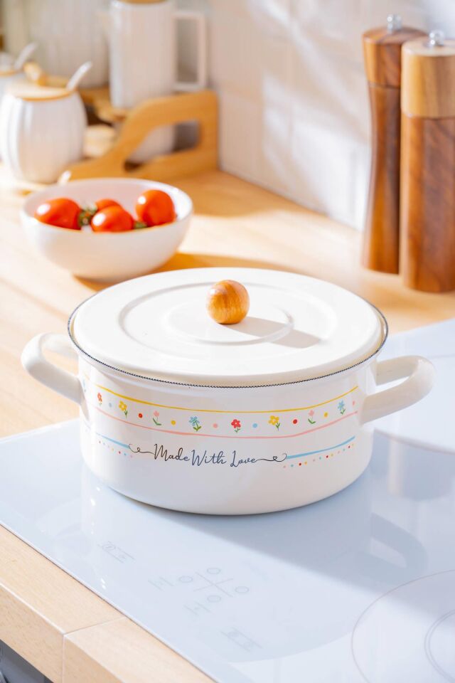 Made With Love Enamel Pot - 20 cm