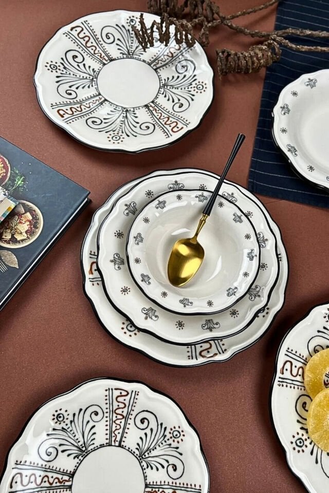 Helen 6 Kişilik 24 Parça Porselen Yemek Takımı – Siyah Desenli Modern Sofra Seti